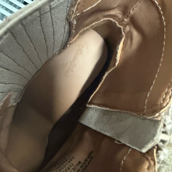 Universal Thread Cream Ankle Booties - Picture 4 of 4